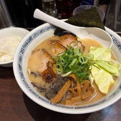 角煮ラーメン + 半ライス(サービス)