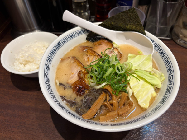 「角煮ラーメン + 半ライス(サービス)」@熊本ラーメン ひごもんず neo 三鷹の写真