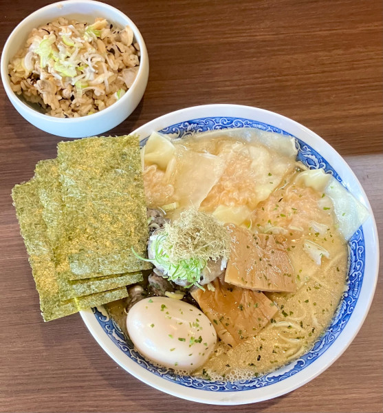 「特製貝出汁プレミアム 1300円+あしわ飯」@麺彩 餞-hanamuke-の写真