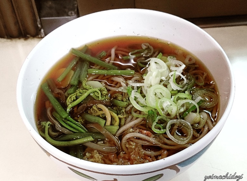 「山菜そば」@そば処 弁菜亭 7・8番ホーム店の写真