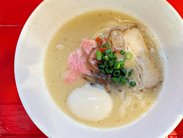 「豚骨味玉」@らぁめん神社の写真