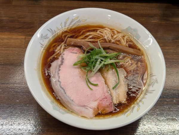 「鶏しょうゆ」@麺や一芯の写真