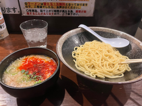 「赤辛豚つけめん」@つけ麺 七菜矢の写真