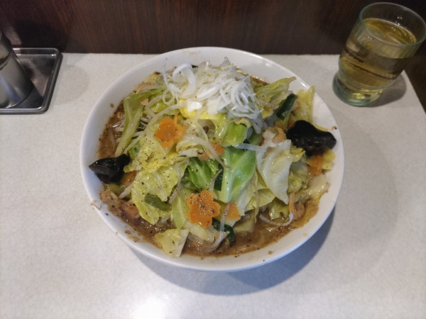 「背脂入醤油タンメン」@麺処 まるよし商店の写真