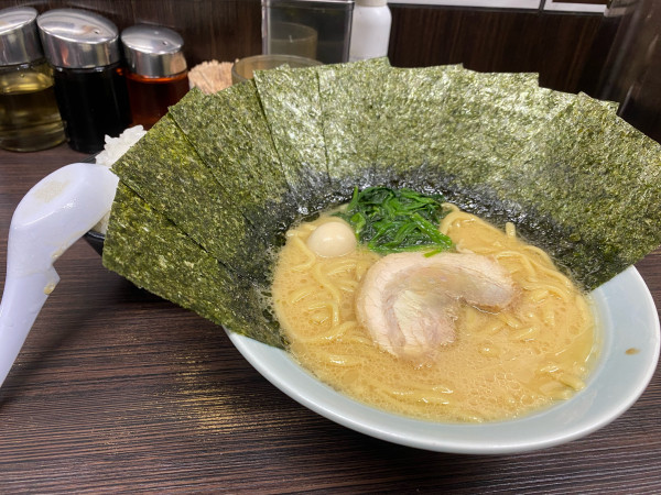 「ラーメン 醤油」@横浜家系ラーメン 魂心家 大阪なんば店の写真