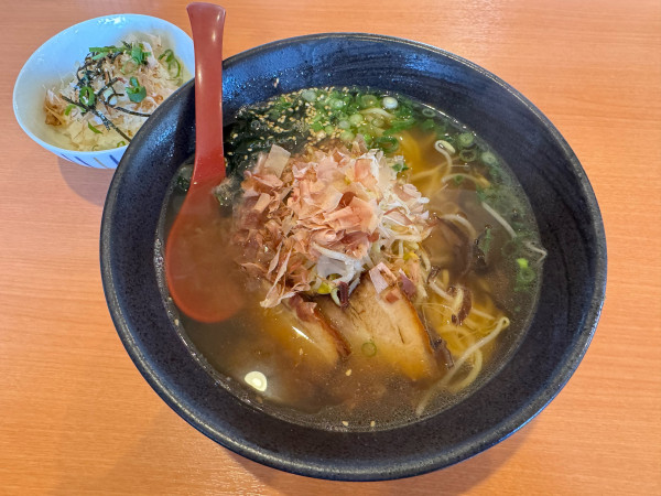 「勝武士ラーメン　880円」@元祖 指宿ラーメン二代目の写真