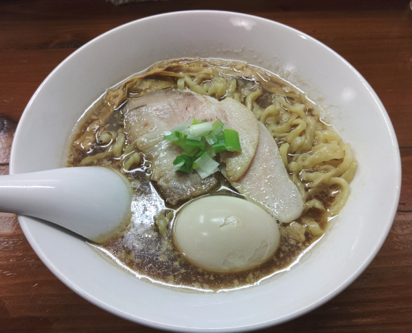 「【限定】ウミタナゴ煮干しらぁ麺(醤油・太麺)￥1050・味玉」@無化調煮干しらぁ麺 誠実の写真