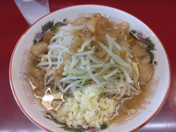 「小ラーメン1000円ニンニクアブラ」@ジラフの写真