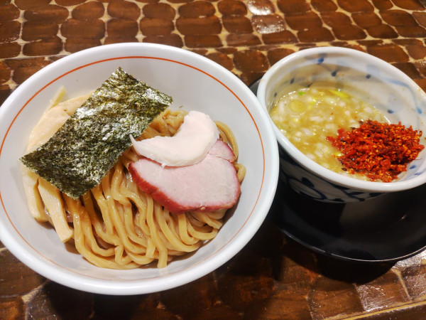 「龍介つけ蕎麦 1050円 辛味TP120円」@特級鶏蕎麦 龍介の写真