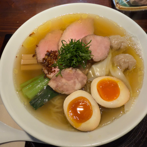 「特製らー麺塩」@らーめん 鉢ノ葦葉の写真