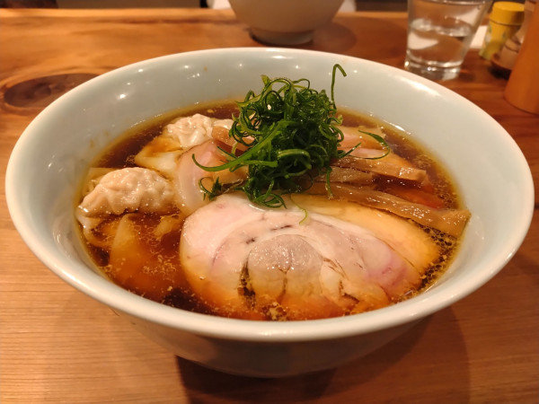 「わんたん中華そば（太麺）＋バラチャーシュー」@中華そば しば田の写真