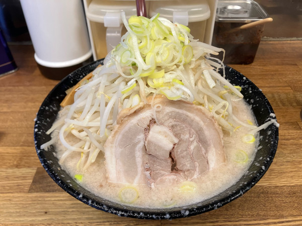 「とん塩らーめん＋もやしトッピング　1100円」@らーめん弁慶 門前仲町店の写真