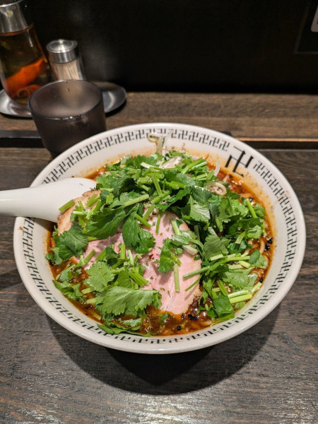 「スパイス・パクチーラー麺」@スパイス・ラー麺 卍力の写真