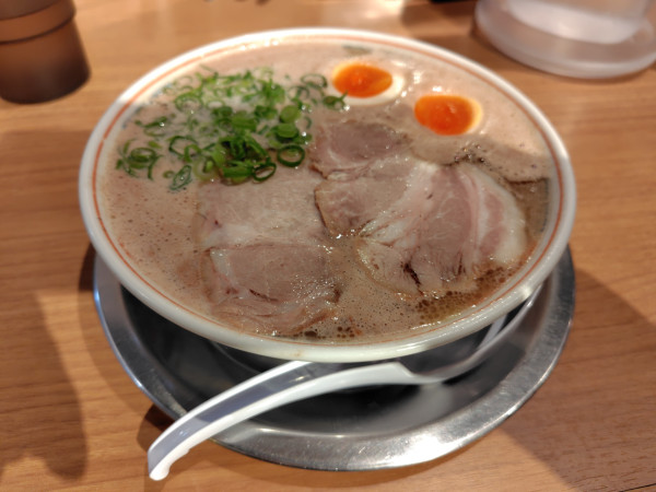 「味玉らーめん¥980替玉¥150」@三代目 博多 だるま アクアシティお台場店の写真