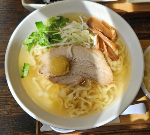 「手揉み虜中華そば(和風だしラーメン」@自家製中華そば 麺の虜の写真