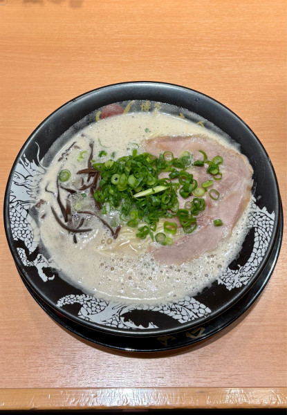 「ラーメン（930）」@博多一幸舎 福岡空港国内ターミナル店の写真