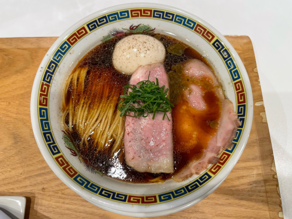 「牡蠣干し黒醤油らぁ麺(¥1,100) 味玉(¥150)」@中華そば食堂 IKR51の写真