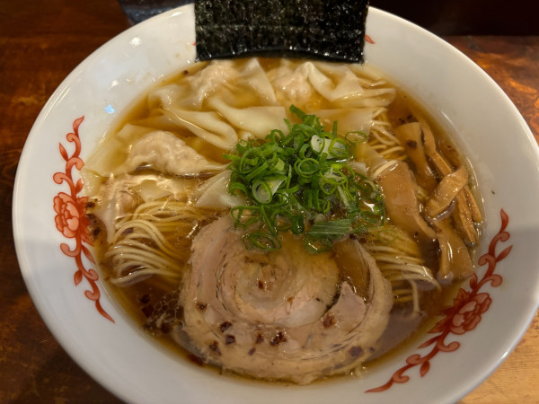 「雲吞入り醤油ソバ」@ラーメン専門店 なんぞの写真
