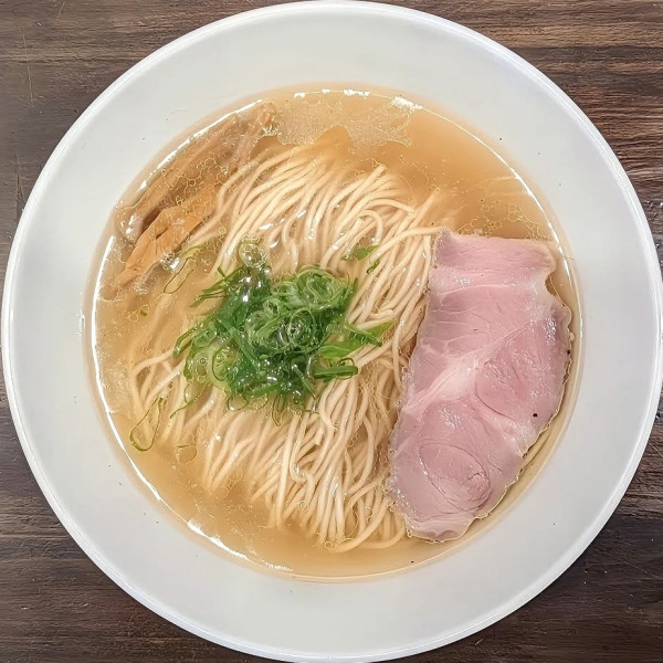 「しおラーメン」@町田汁場 しおらーめん進化 町田駅前店の写真