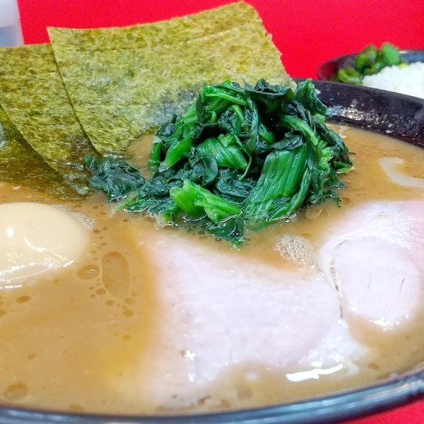 「#らーめん #並盛 #950円 #ライス食べ放題 #100円」@らーめん 武虎家 暁 仙川店の写真