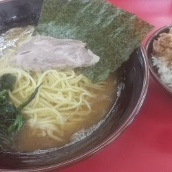 ラーメン(大)￥１２００ 無料ライス