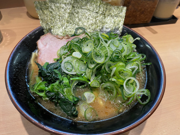 「九条ネギラーメン ライス」@輝道家直系 皇綱家の写真
