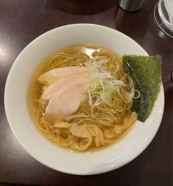 「白醤油ラーメン（950円）」@島田製麺食堂の写真