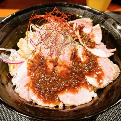 牛まぜそば　中