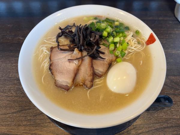 「しっかり豚骨＋味玉＋大盛り＋替え玉」@お酒と中華そば 南風の写真