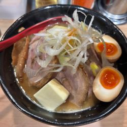 味玉味噌チャーシュー麺野菜マシ　バター