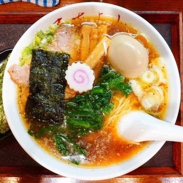 「中華そば＋生ホウレンソウ＋味玉＋のり」@中華そば政好の写真