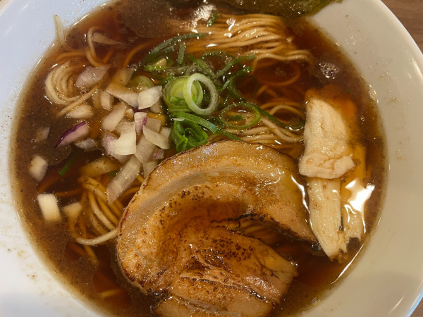 「熟成醤油らぁ麺：880円」@らぁ麺 ひよこの写真