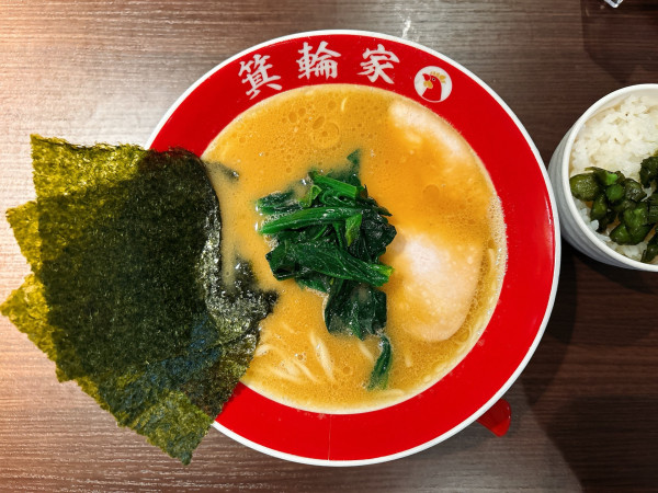 「箕輪家鶏ラーメン:700円、ライス:100円」@箕輪家鶏 西荻窪店の写真