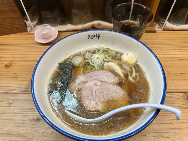 「【限定】煮干し醤油ラーメン」@麺や 天四郎の写真