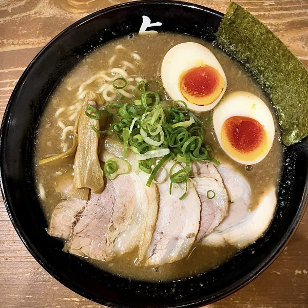 「とんこつ」@ラーメン与七 堅田店の写真