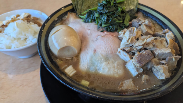 「特製ラーメン＋ライス食い放題」@大輝家直系 皇道家の写真