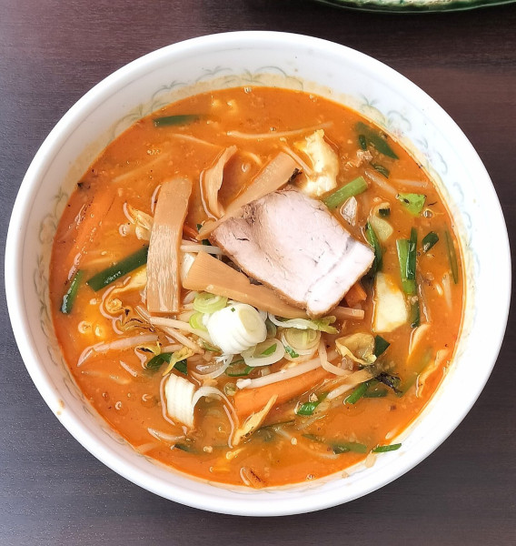 「旨辛スタミナラーメン 1000円」@かつはるの写真