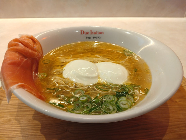 「らぁ麺生ハムフロマージュ」@due Italian 溝口の写真