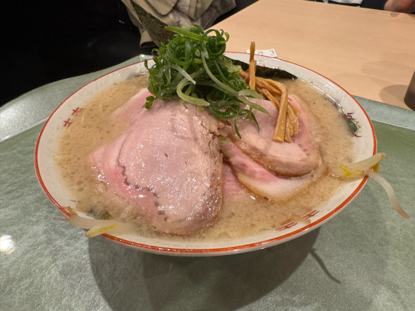 「しおとん　チャーシュー」@らぁ麺 花萌葱の写真