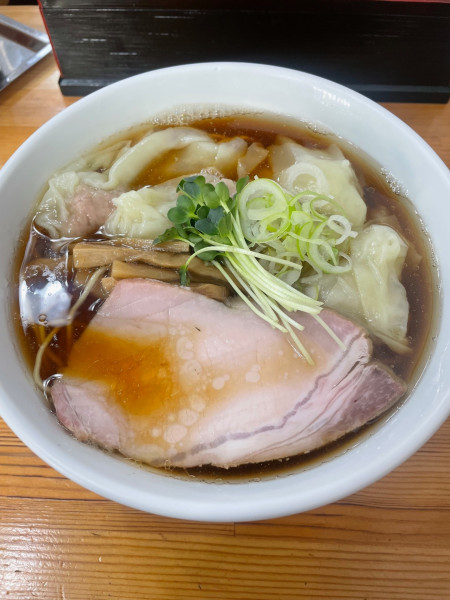 「醤油ワンタン麺（麺大盛）」@中華そば こてつの写真