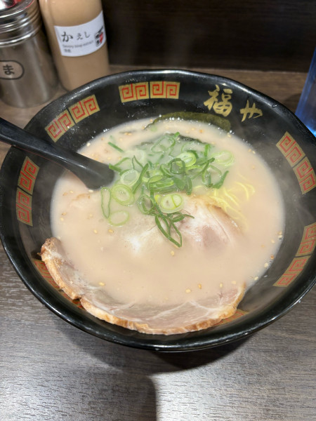 「白ラーメン」@博多ラーメン 福や 西池袋店の写真