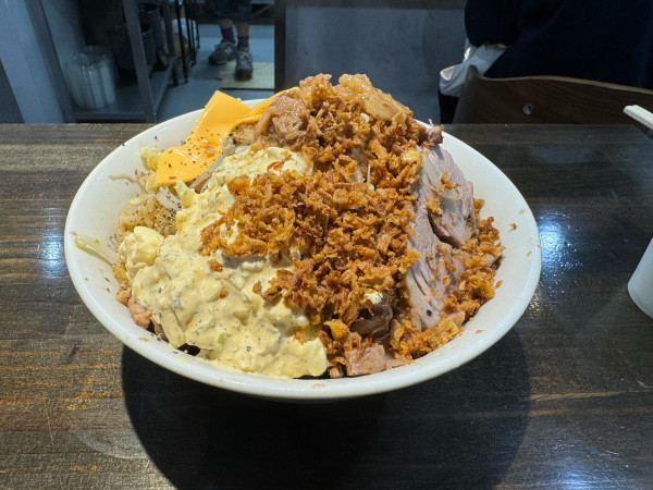 「限定 まぜそば」@限界を超えろ 京成津田沼校の写真