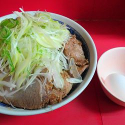 小ラーメン：汁なし（950円）＋つけ味変更＋ネギ＋生たまご