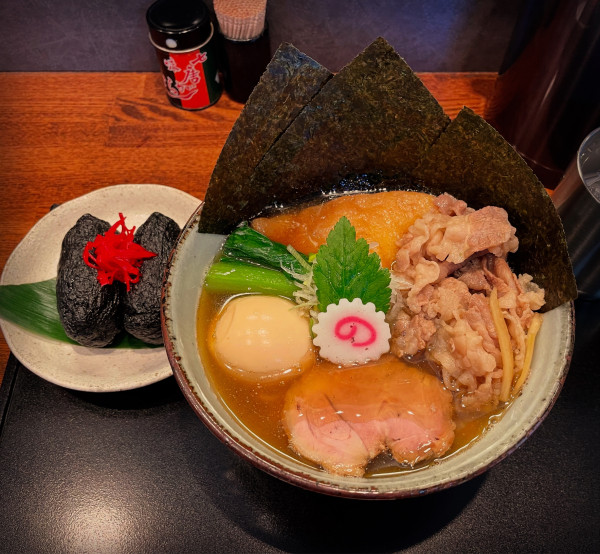 「特製中華蕎麦＋黒稲荷」@中華蕎麦 きつねの写真