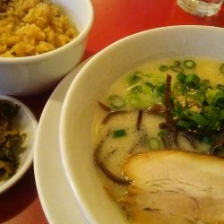 まるきんラーメン＋辛子高菜＋チャーシュー炊き込みごはん