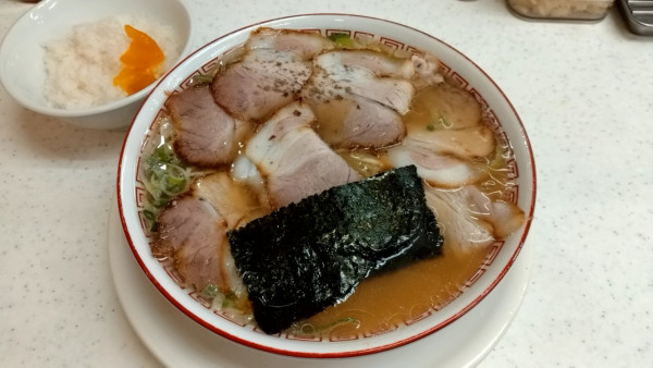 「中華そば_930円」@マルショーラーメン 中野店の写真