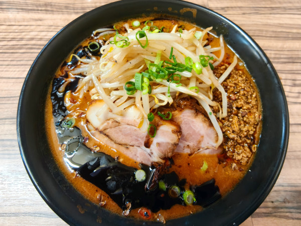 「辛味噌らーめん（並・超激辛）」@味噌屋八郎商店 新宿店の写真