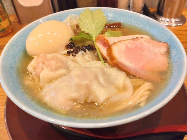 「限定　５種類の貝出汁そば大盛＋ワンタン」@麺処 青野の写真