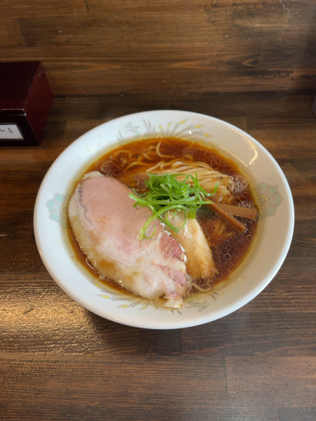 「鶏しょうゆラーメン（1200円）」@麺や一芯の写真