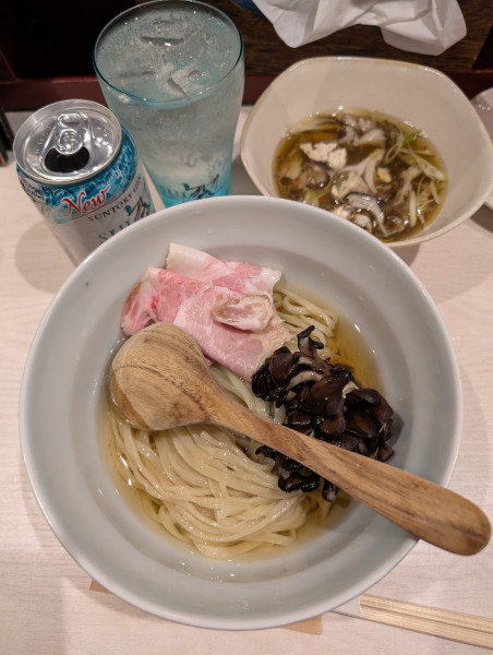 「黒舞茸と比内地鶏の昆布水つけ麺＋翠（ジンソーダ）」@柳麺 呉田-goden-の写真